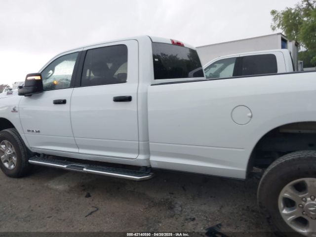 3C6UR5JL5RG337647 RAM 2500 Big Horn  4x4 8' Box