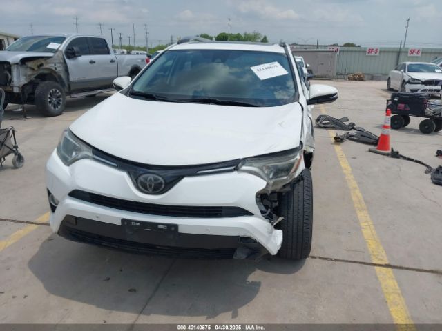 JTMWFREV3JD121908 Toyota Rav4 Xle