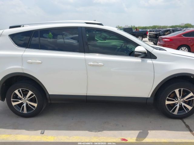 JTMWFREV3JD121908 Toyota Rav4 Xle