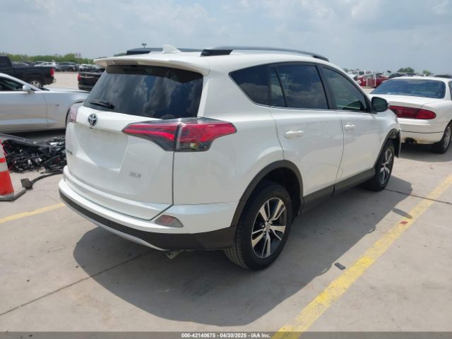 JTMWFREV3JD121908 Toyota Rav4 Xle