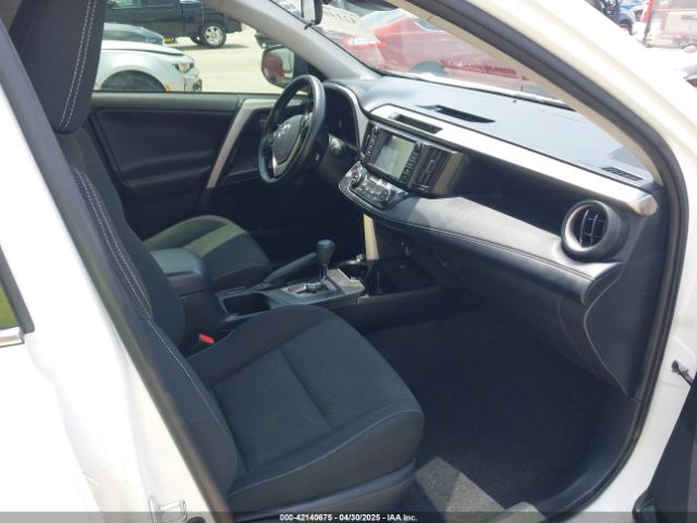 JTMWFREV3JD121908 Toyota Rav4 Xle