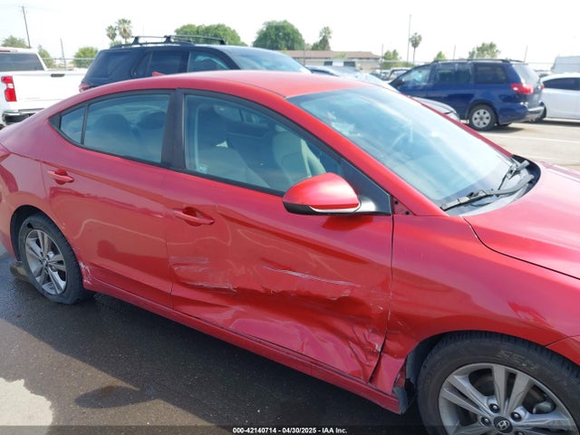 5NPD84LF2HH003305 Hyundai ELANTRA SE