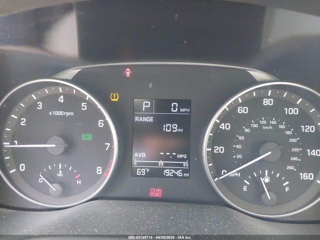 5NPD84LF2HH003305 Hyundai ELANTRA SE