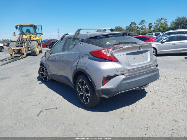 JTNKHMBX8K1046347 Toyota C-HR XLE