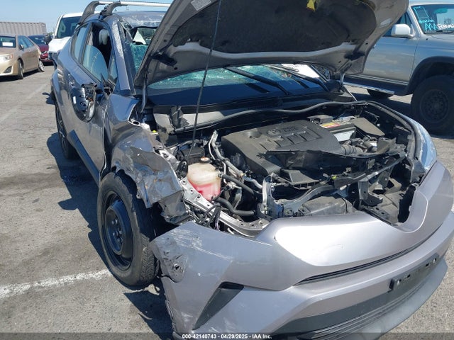 JTNKHMBX8K1046347 Toyota C-HR XLE