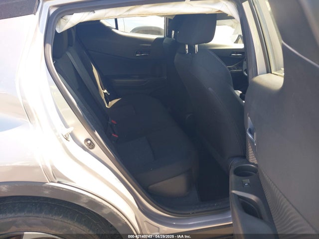 JTNKHMBX8K1046347 Toyota C-HR XLE