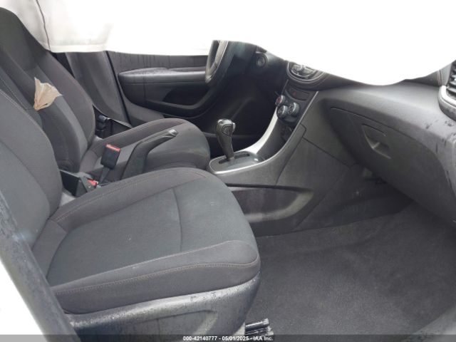 2019 CHEVROLET TRAX 3GNCJKSB5KL220090 Photo 4