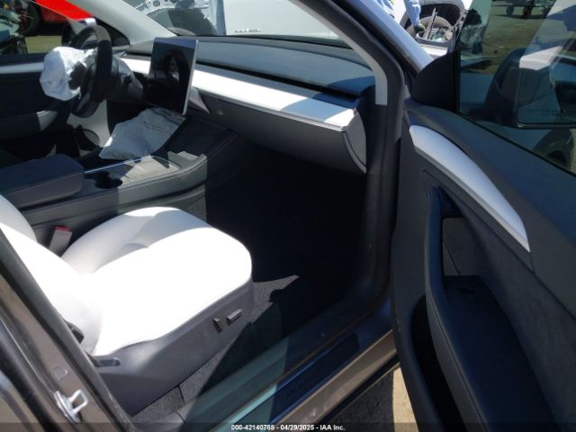 7SAYGDEF9RA299036 Tesla Model Y Performance Dual Motor All-wheel Drive