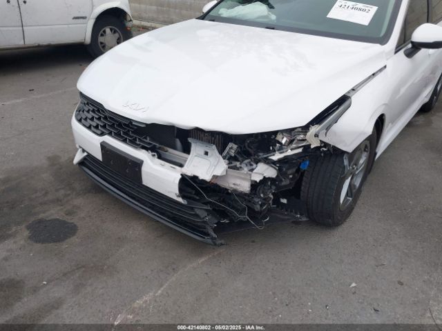 5XXG14J21NG132855 KIA K5 LXS
