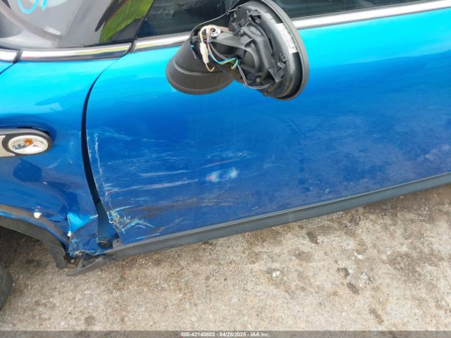 2010 MINI COOPER S WMWMF7C51ATX43070 Photo 5