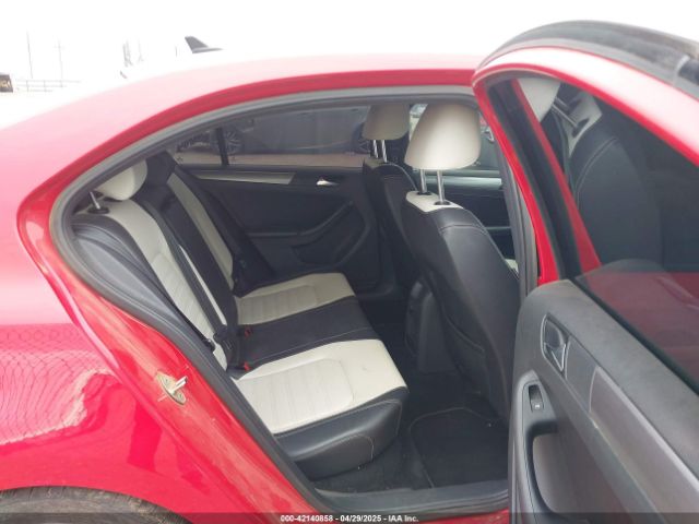 3VWD17AJ2GM285299 Volkswagen Jetta 1.8t Sport