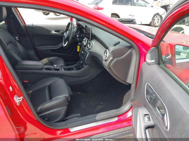 WDCTG4EB8HJ298761 Mercedes-Benz GLA 250