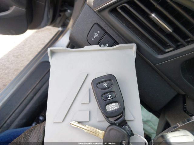 KMHD84LF3KU761288 Hyundai ELANTRA SEL