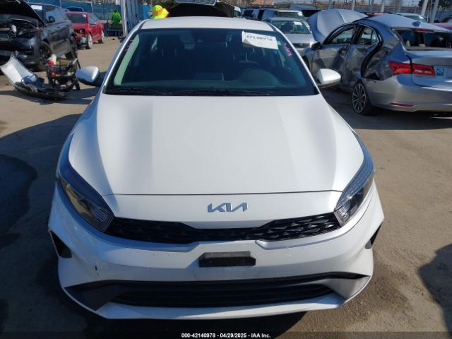 3KPF24AD8PE610260 KIA Forte Lxs