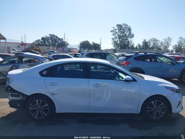 3KPF24AD8PE610260 KIA Forte Lxs