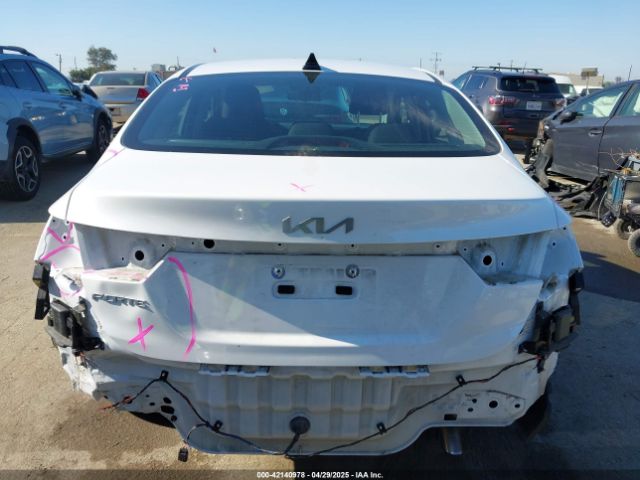 3KPF24AD8PE610260 KIA Forte Lxs