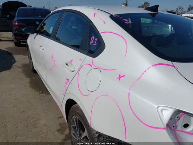 3KPF24AD8PE610260 KIA Forte Lxs