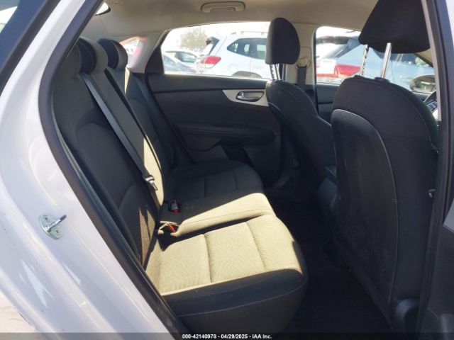 3KPF24AD8PE610260 KIA Forte Lxs