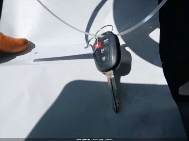 5YFBURHEXGP540246 Toyota COROLLA LE