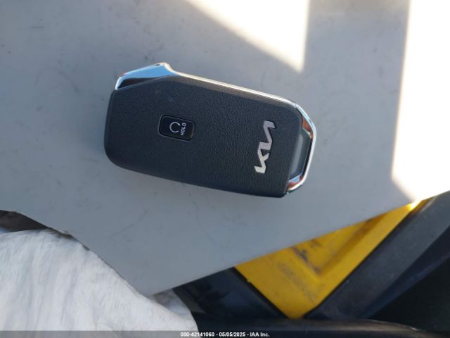 KNDJ33AU3S7259428 KIA 2025