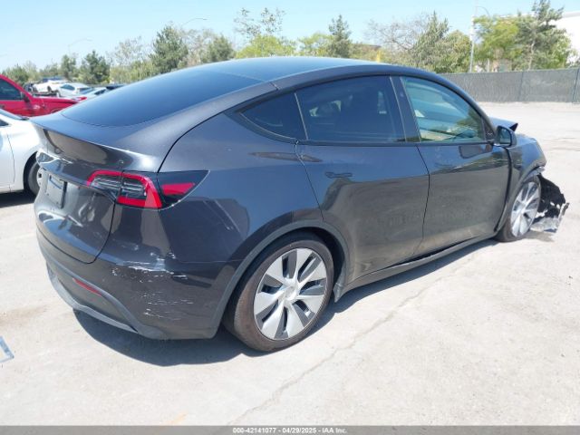 2024 TESLA MODEL Y 7SAYGDED9RF053945 Photo 3
