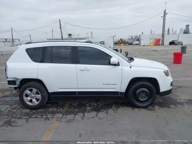 1C4NJCEA3GD583236 Jeep Compass Latitude