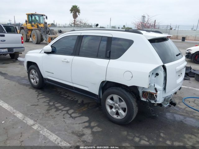 1C4NJCEA3GD583236 Jeep Compass Latitude