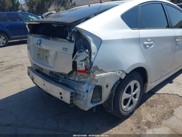 JTDKN3DU6F1978465 Toyota Prius Two