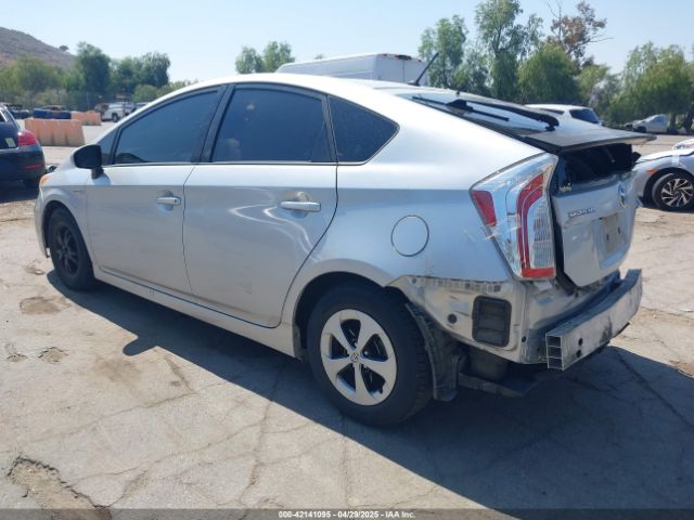 JTDKN3DU6F1978465 Toyota Prius Two