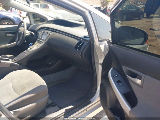 JTDKN3DU6F1978465 Toyota Prius Two