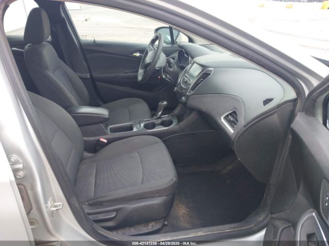 2018 CHEVROLET CRUZE 3G1BE6SMXJS610052 Photo 4