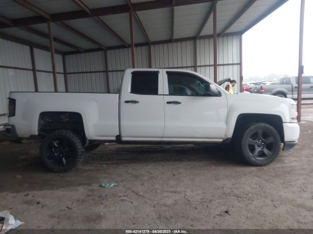1GCVKPEC8JZ286608 Chevrolet Silverado 1500 Custom