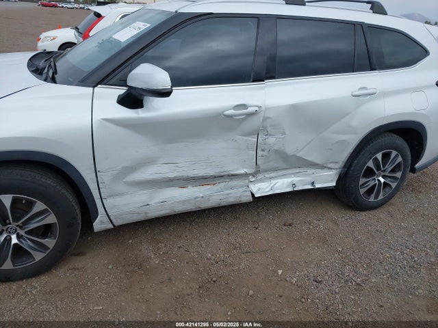 Toyota Highlander Xle 2022 5TDHZRAH9NS092425 Image 6