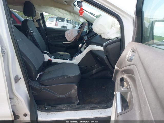 1FMCU9GX3EUE15253 Ford ESCAPE SE