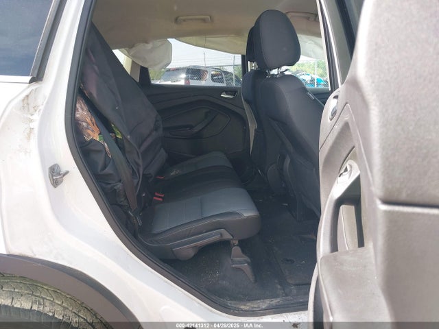 1FMCU9GX3EUE15253 Ford ESCAPE SE