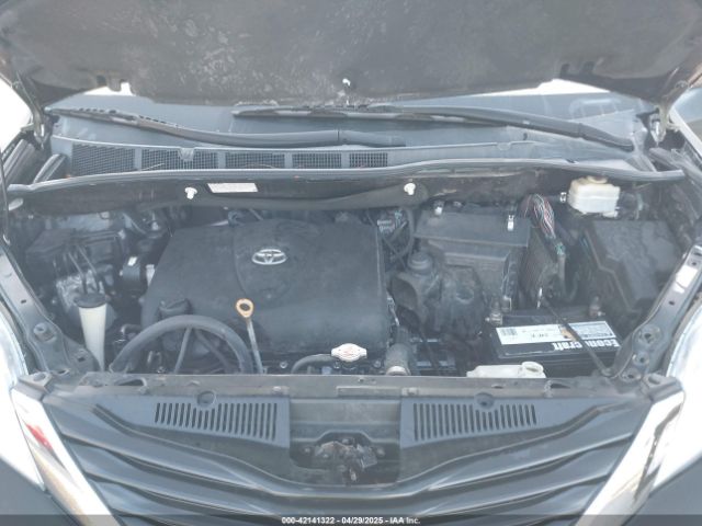5TDYZ3DC0HS876848 Toyota Sienna Xle/limited