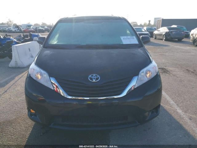 5TDYZ3DC0HS876848 Toyota Sienna Xle/limited
