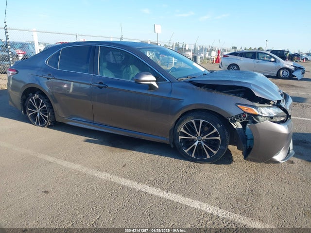4T1B11HK1KU840586 Toyota CAMRY SE