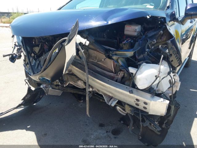 5TDKRKEC0NS101136 Toyota SIENNA LE