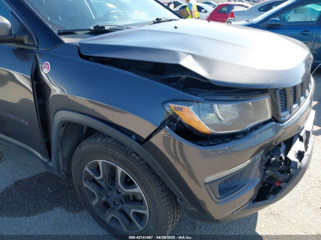 3C4NJDDB3KT759849 Jeep Compass Trailhawk 4x4