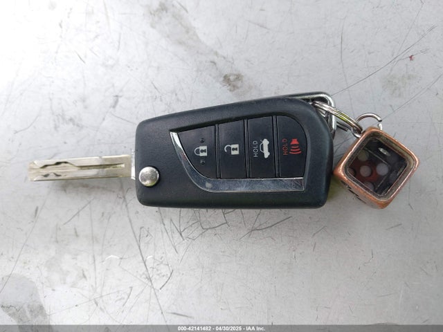 5YFEPRAE8LP106139 Toyota COROLLA LE