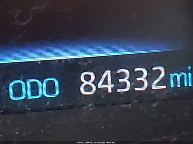 5YFEPRAE8LP106139 Toyota COROLLA LE
