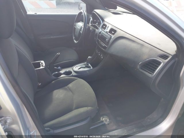 2012 CHRYSLER 200 1C3CCBAB8CN167105 Photo 4