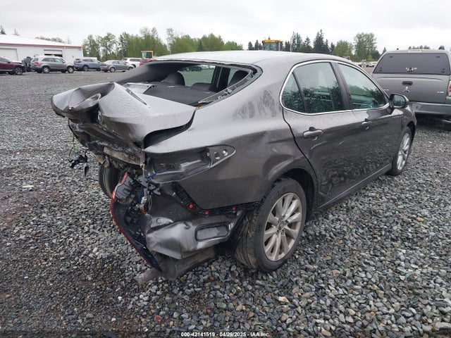 4T1B11HK2JU611946 Toyota CAMRY LE