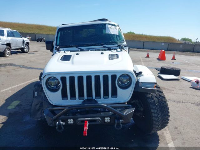 1C4HJXFGXJW110629 Jeep Wrangler Unlimited Rubicon 4x4