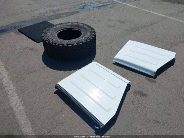 1C4HJXFGXJW110629 Jeep Wrangler Unlimited Rubicon 4x4