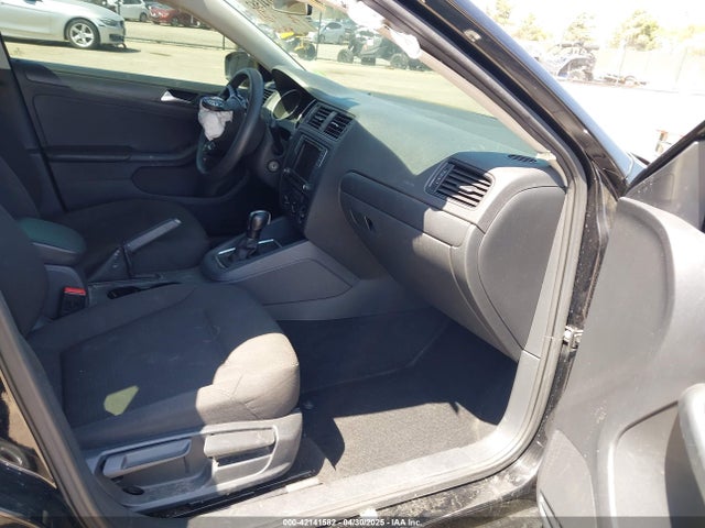 3VW267AJ4GM250188 Volkswagen Jetta 1.4t S
