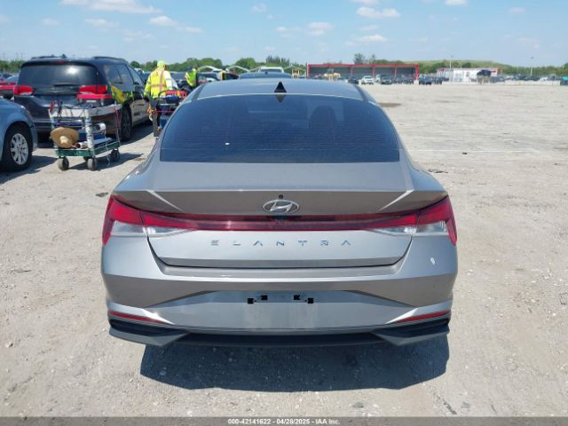 KMHLM4AG3MU209568 Hyundai ELANTRA SEL
