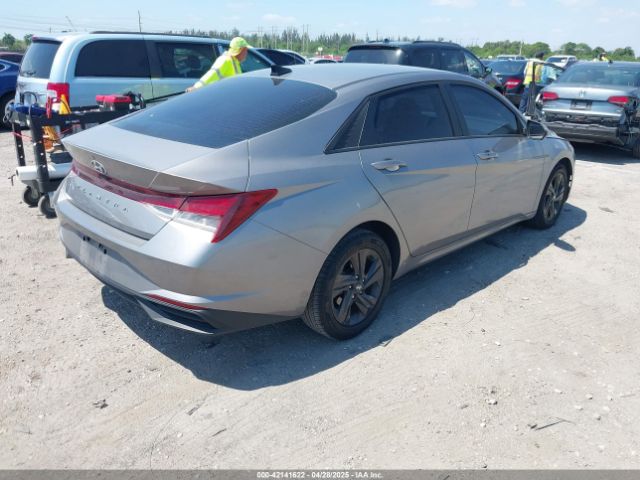 KMHLM4AG3MU209568 Hyundai ELANTRA SEL