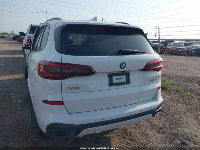 2021 BMW X5 5UXCR4C03M9E40545 Photo 2